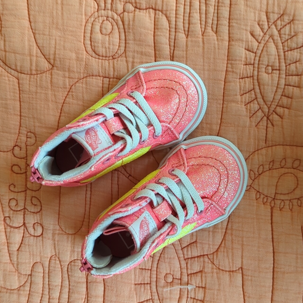 Baby girl vans sneakers